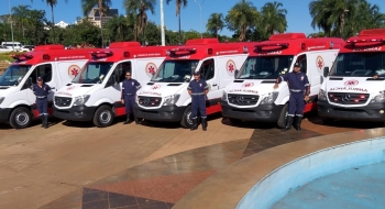 Goiânia entrega 10 novas ambulâncias do Samu